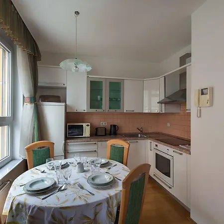 Anita Tour As * Lubiana