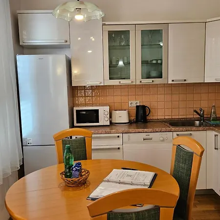 Apartament Anita Tour As *